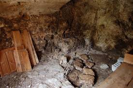 traitement -merule-bois-humidite-salpêtre-mur-humide-peumerit-plogastel-saint-germain-plovan-plozevet