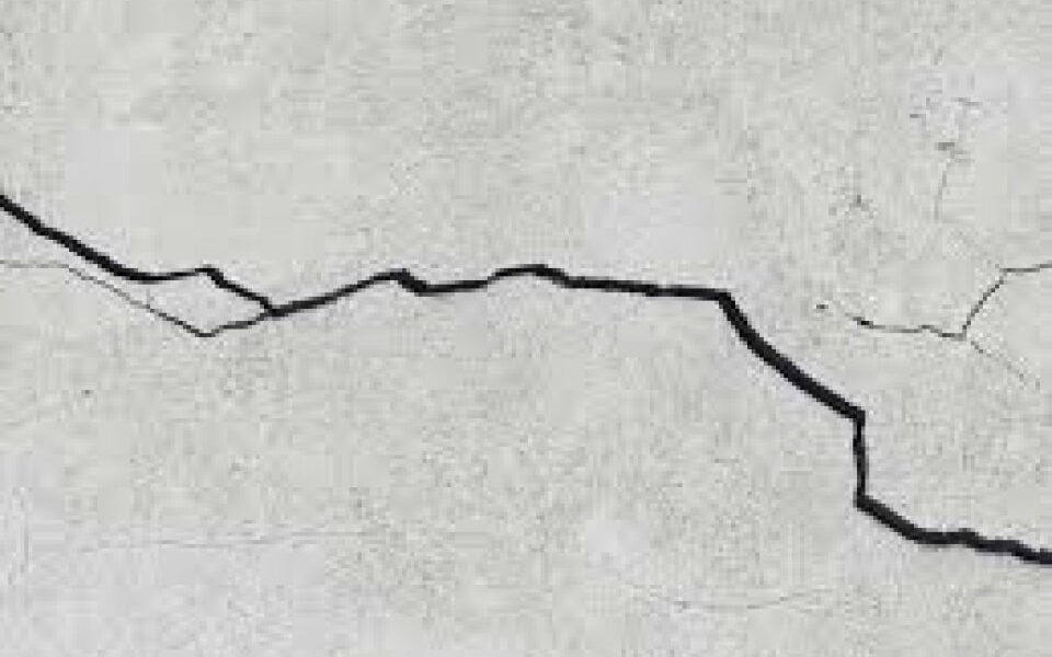 Comment réparer et Reboucher une Fissure sur un Mur de maison ?