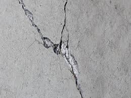 fissure-traitement -merule-bois-humidite-salpêtre-mur-humide-plobannalec-lesconil-combrit-saint-marine-plomeur