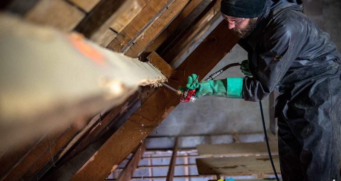 Quelle technique et quels produits utiliser pour traiter la charpente ?